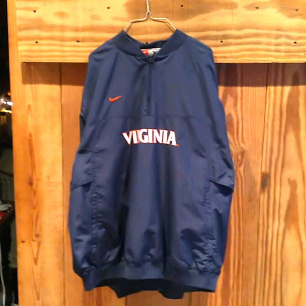 Authentic Nike XL UVA pullover jacket